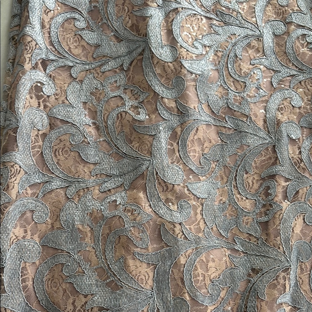 Elegant Lace Fabric with Intricate Design Mother of Bride/Groom